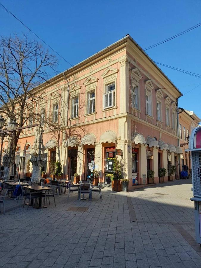Corso Rooms City Centre Нови Сад Екстериор снимка