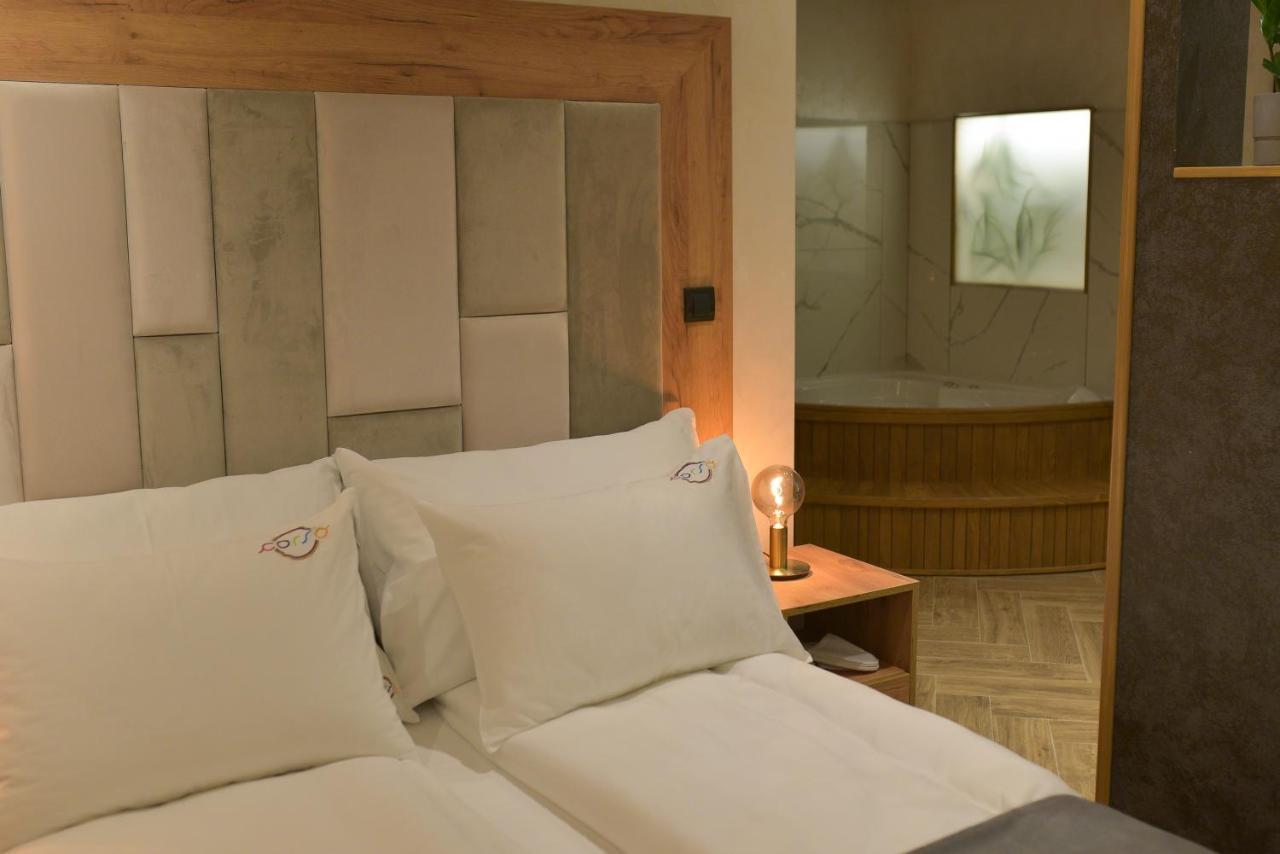 Corso Rooms City Centre Нови Сад Екстериор снимка